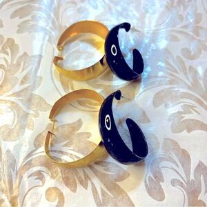 2 Pairs of Vintage Earrings Gold Tone & Black Gorgeous